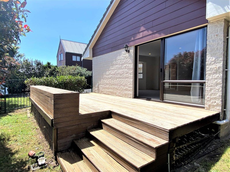 1/30 Shakespeare Road, Milford, Auckland - Carousel 12