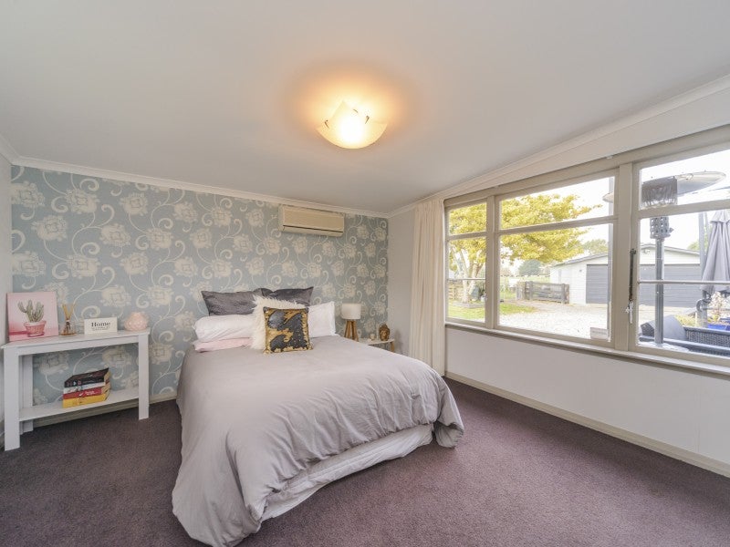 1200 Rangitikei Line, Palmerston North - Carousel 26