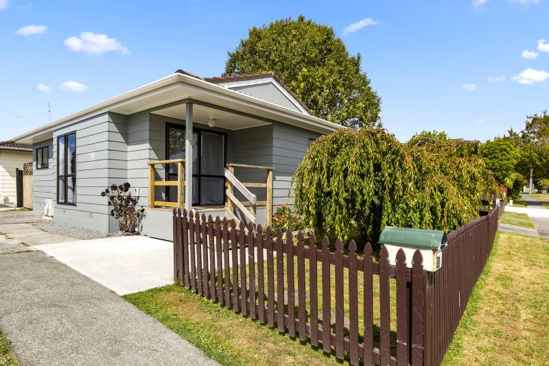 1/52 Henry Street, Ebdentown, Upper Hutt - Carousel 1