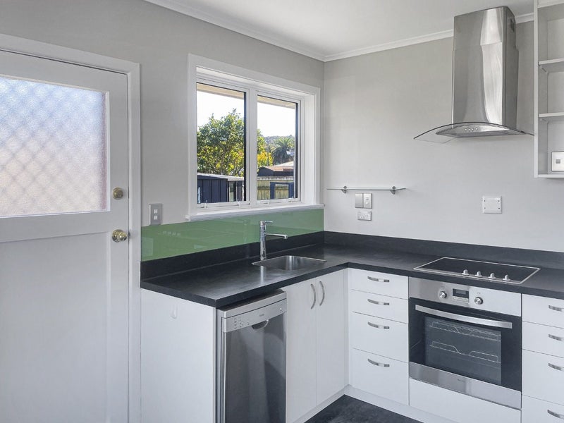 7A Sequoia Place, Maoribank, Upper Hutt - Carousel 2