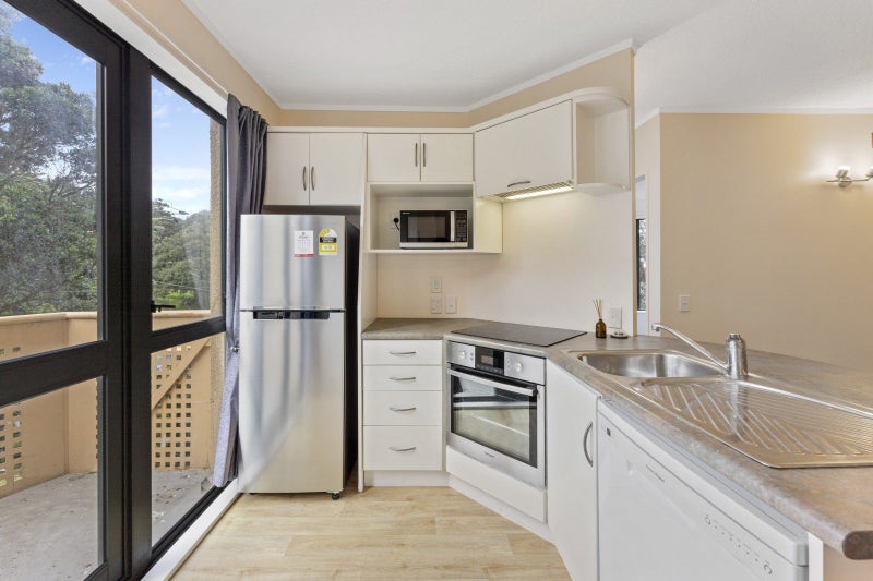 564E Adelaide Road, Berhampore, Wellington - Carousel 2