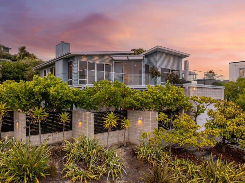 2 Peninsula View, Scarborough, Christchurch - Carousel 1