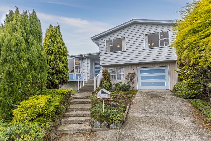 110 Gloaming Hill, Titahi Bay, Porirua - Carousel 1
