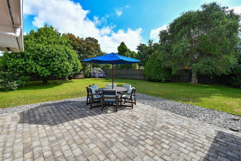 3 Donegan Place, Conifer Grove, Takanini - Carousel 2