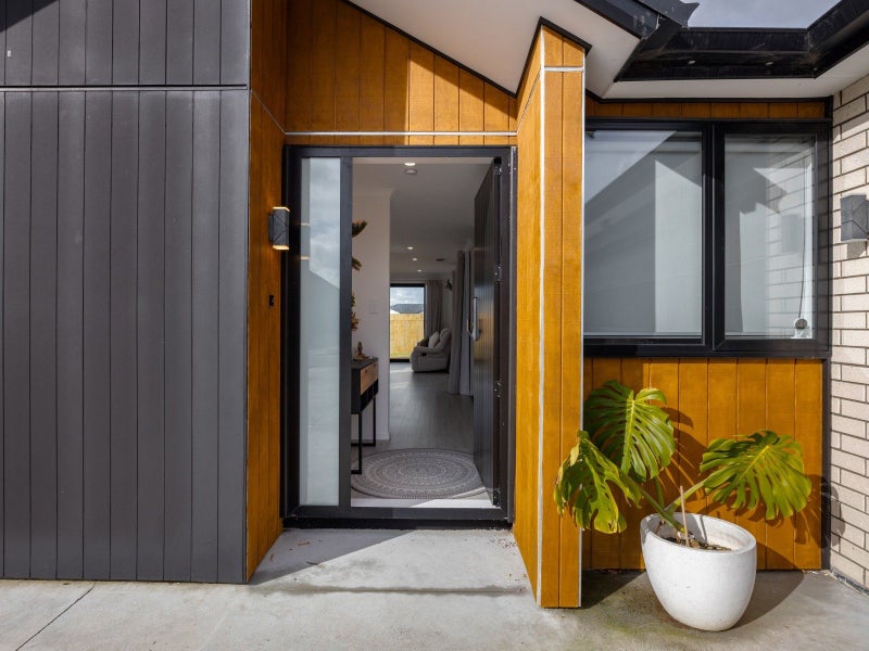 19 Inuwai Street, Glenview, Hamilton - Carousel 2