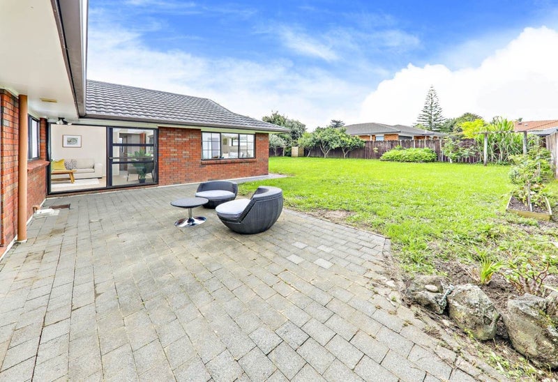 13 Golfland Drive, Golflands, Auckland - Carousel 2