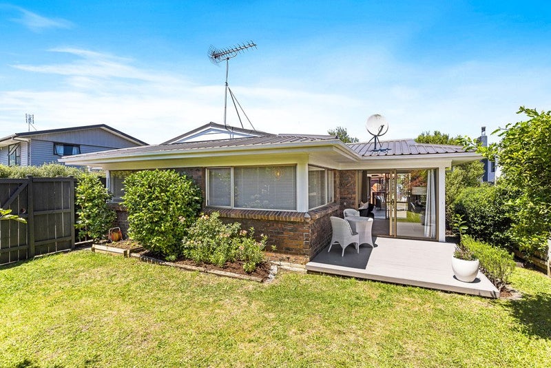 1/143 Reeves Road, Pakuranga Heights, Auckland - Carousel 2