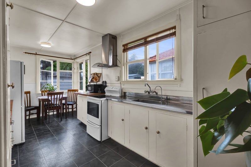 68 Parsons Street, Frankleigh Park, New Plymouth - Carousel 2