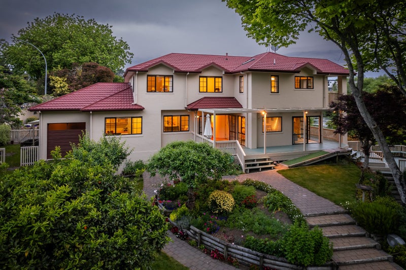 495 River Road, Fairfield, Hamilton - Carousel 50