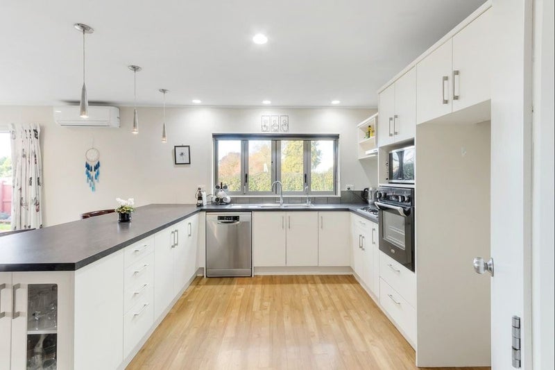 31 Wiltshire Drive, Huntington, Hamilton - Carousel 2