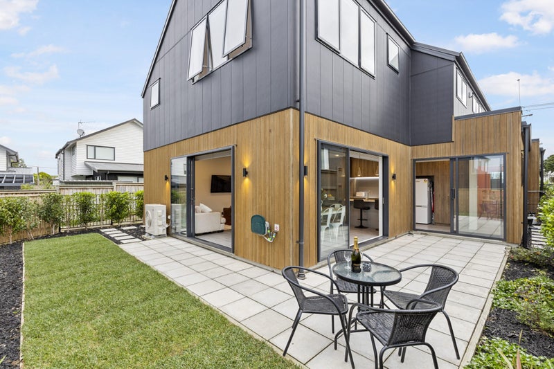 18B Taniwha Street, Wai o Taiki Bay, Auckland - Carousel 1