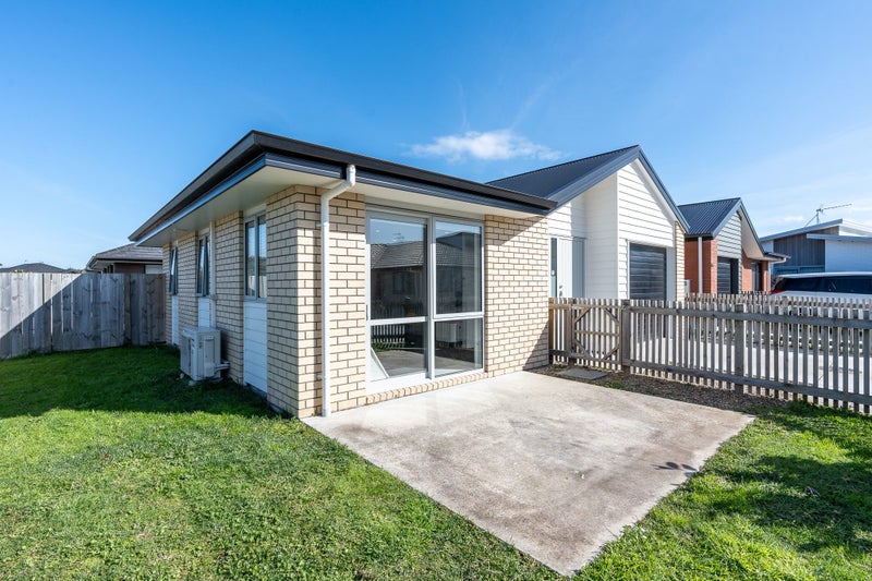 12 Haddonstone Avenue, Rototuna North, Hamilton - Carousel 19