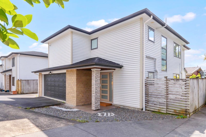 17B Nui Mana Place, Te Atatu South, Auckland - Carousel 1