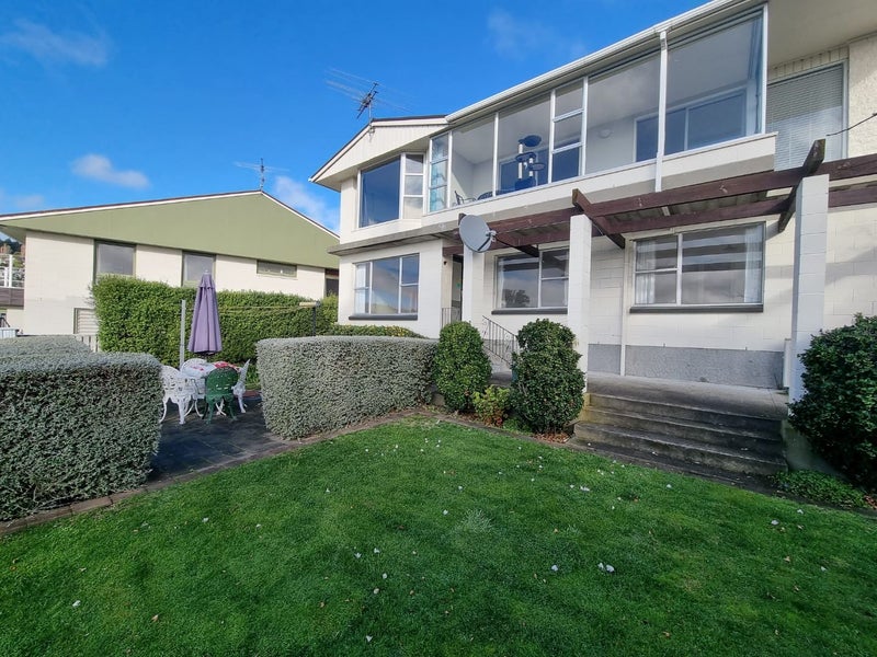 2/7 Patchett Place, Cashmere, Christchurch - Carousel 1