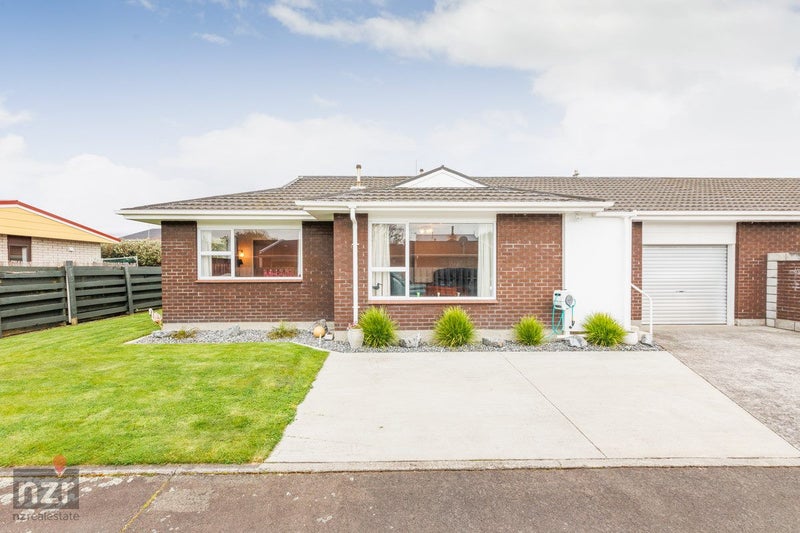 4 Chertsey Court, Roslyn, Palmerston North - Carousel 1