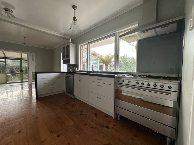 2 Sunny Bay Road, Matua, Tauranga - Carousel 2