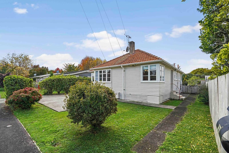 33 Pinfold Avenue, Hamilton East, Hamilton - Carousel 15