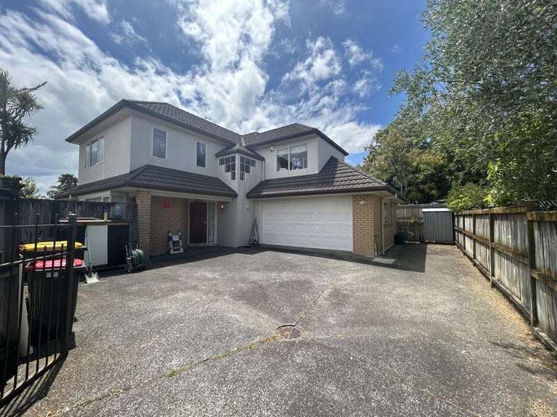 74A Bob Charles Drive, Golflands, Auckland - Carousel 1