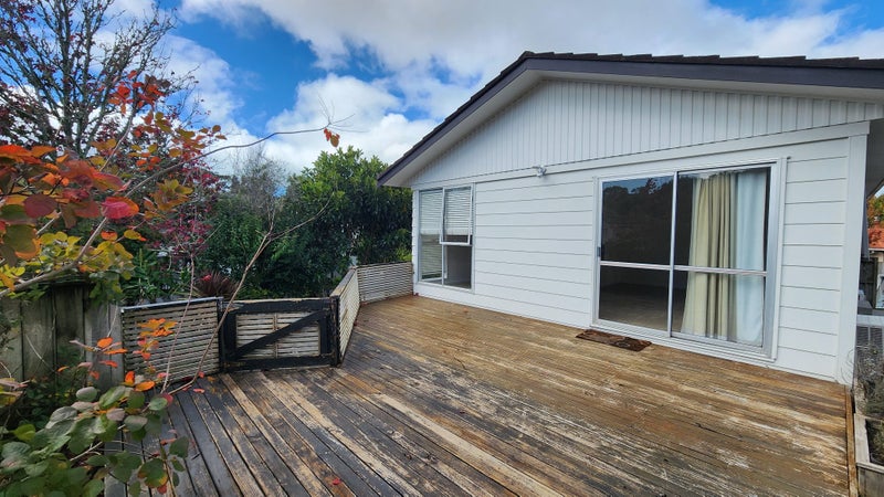 4 Wanita Place, Totara Vale, Auckland - Carousel 2