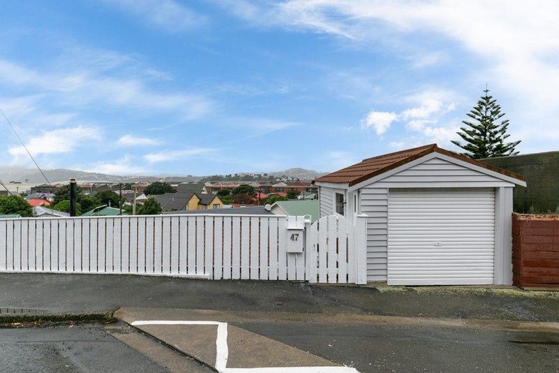 47 Queens Drive, Lyall Bay, Wellington - Carousel 13