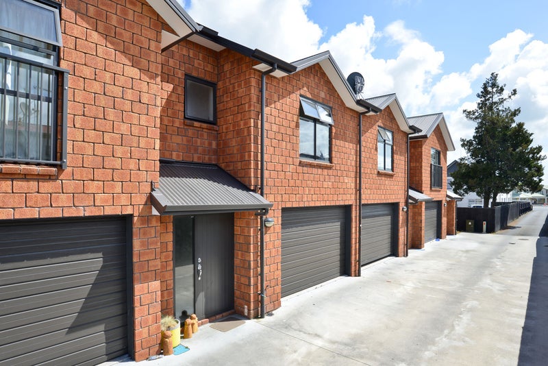 3/201 Ulster Street, Whitiora, Hamilton - Carousel 1