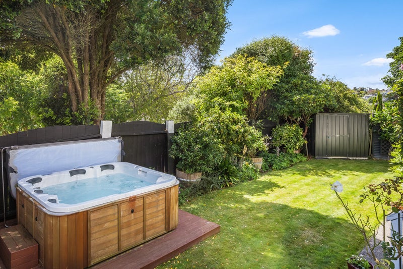 28 Observatory Close, Whitby, Porirua - Carousel 1