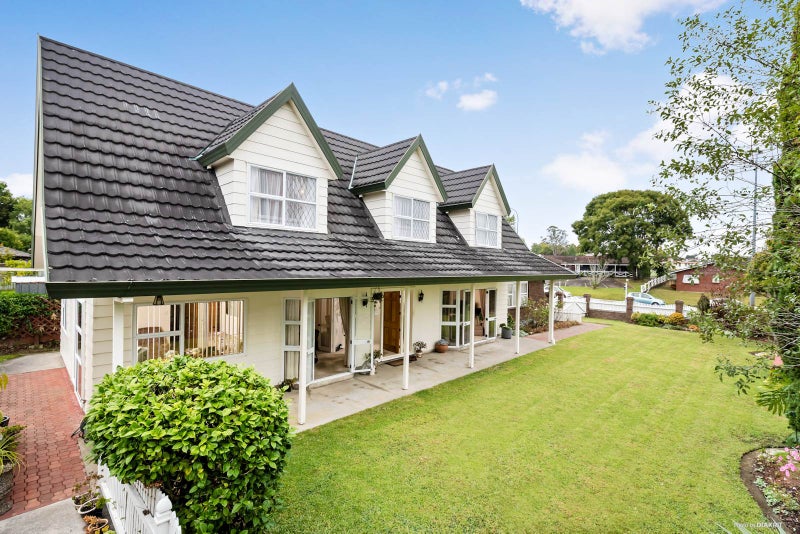 34 Akoranga Drive, Northcote, Auckland - Carousel 1