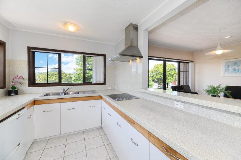 1 Tropicana Drive, Mount Roskill, Auckland - Carousel 2