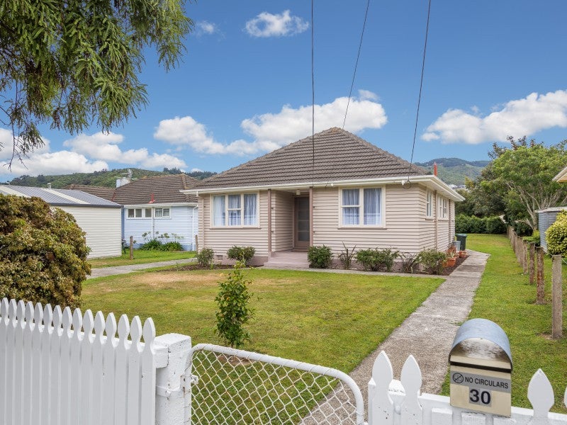 30 Tennyson Street, Trentham, Upper Hutt - Carousel 1