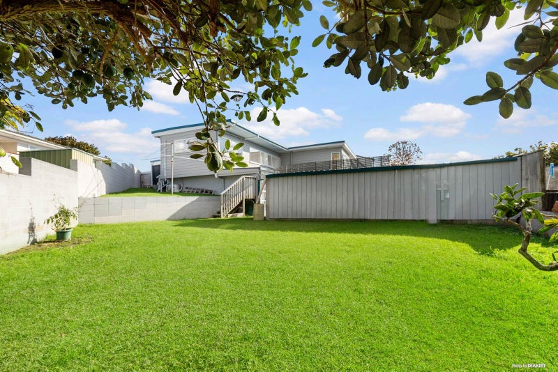 25 Cruickshank Crescent, Meadowbank, Auckland - Carousel 21