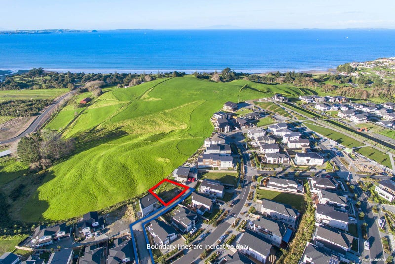 4 Coastal Court, Long Bay, Auckland - Carousel 2