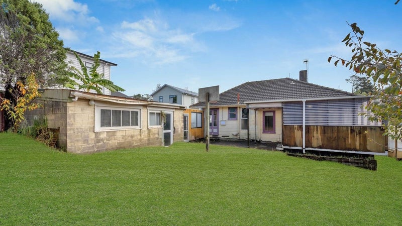 14 Nash Road, Mount Roskill, Auckland - Carousel 1