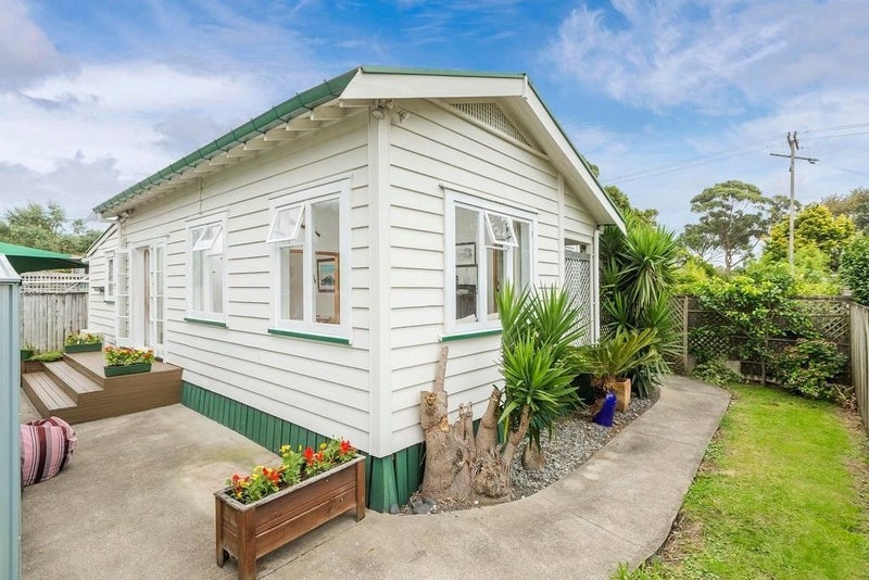 2 Mareth Street, Panmure, Auckland - Carousel 1