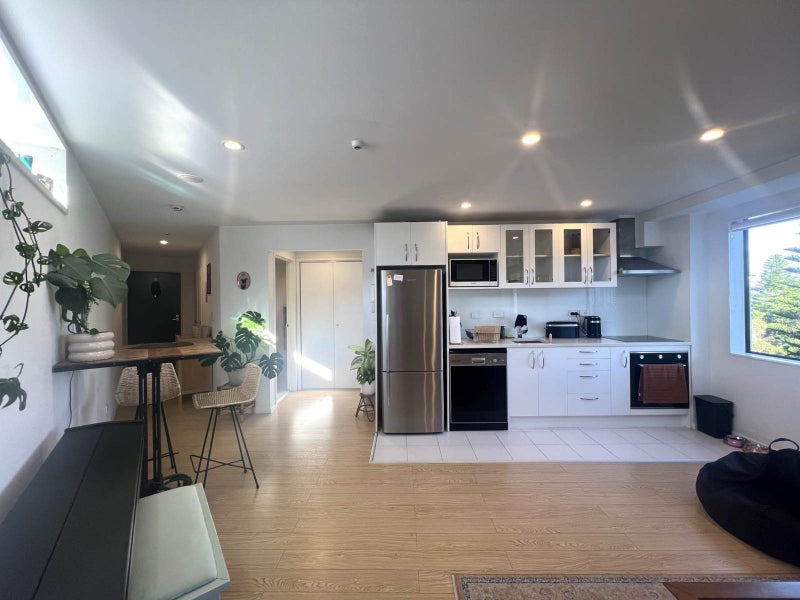 4J/6 Piwakawaka Street, Eden Terrace, Auckland - Carousel 2