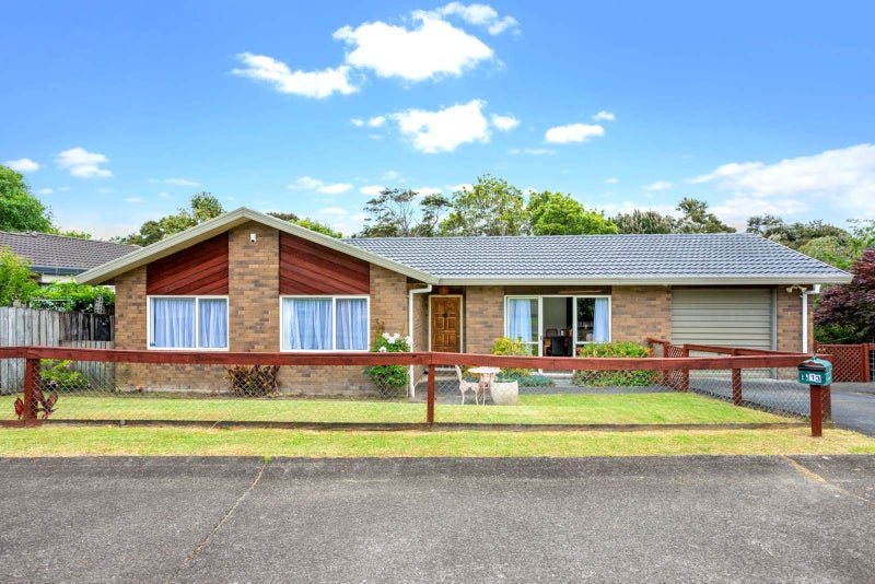 13 Jacinta Grove, Swanson, Auckland - Carousel 1