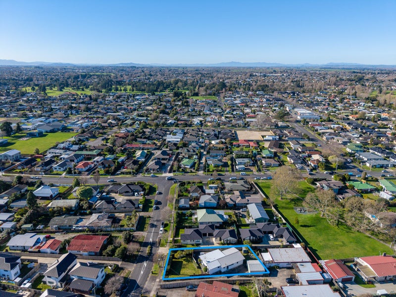 7 Mahana Road, St Andrews, Hamilton - Carousel 19