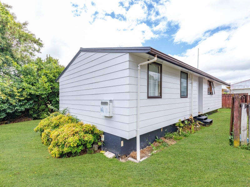 61A Carrington Avenue, Silverdale, Hamilton - Carousel 2