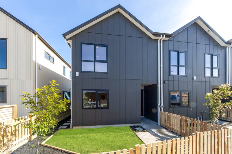 6 Kiekie Street, Westgate, Auckland - Carousel 2