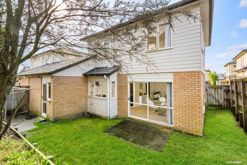 9 Charta Place, Sunnyvale, Auckland - Carousel 1