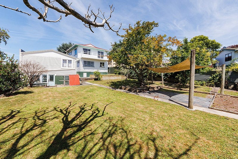 10 Ashford Avenue, Hokowhitu, Palmerston North - Carousel 1
