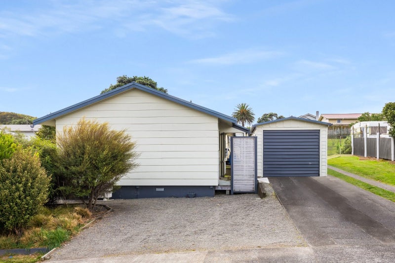 2 Te Arawi Street, Takapuwahia, Porirua - Carousel 15