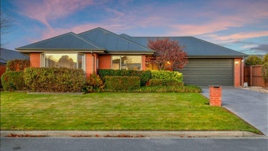 4 Gwen Place, Redwood, Christchurch - Carousel 1