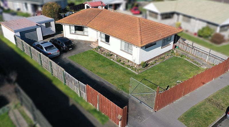 26 Kawau Crescent, Bromley, Christchurch - Carousel 1