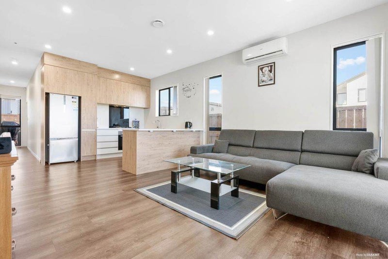 8 Opoka street, Takanini, Auckland - Carousel 2