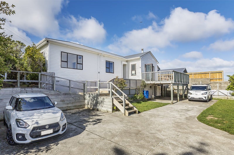 50 Sheridan Terrace, Johnsonville, Wellington - Carousel 18