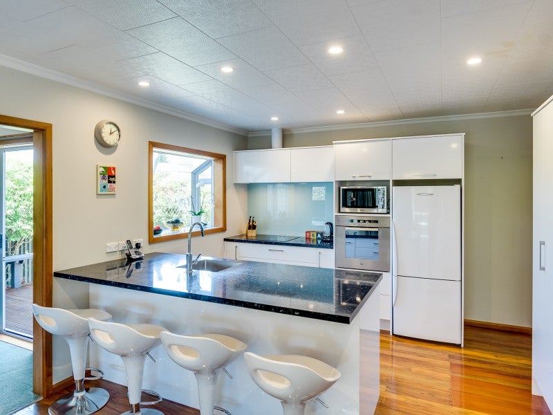 104A Frimley Avenue, Frimley, Hastings - Carousel 2