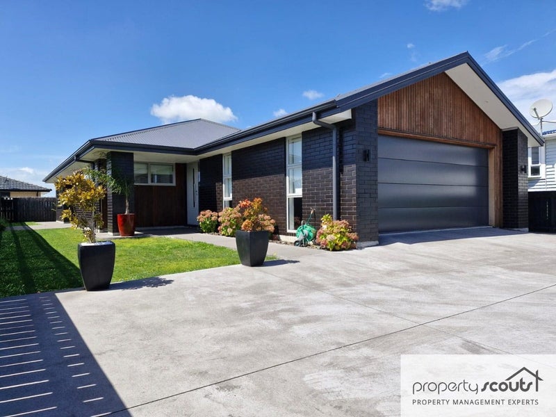 16 Nugent Street, Bell Block, New Plymouth - Carousel 1