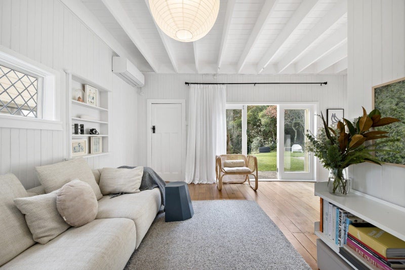 27 Rona Street, Eastbourne, Lower Hutt - Carousel 1