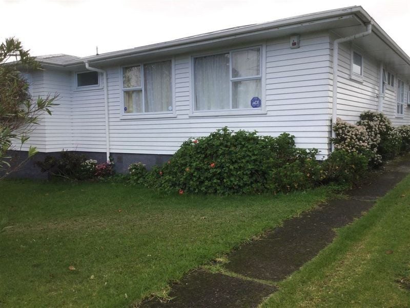 209 Halsey Drive, Lynfield, Auckland - Carousel 1