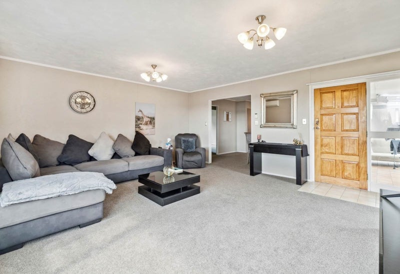 1/17 Liam Place, Half Moon Bay, Auckland - Carousel 2